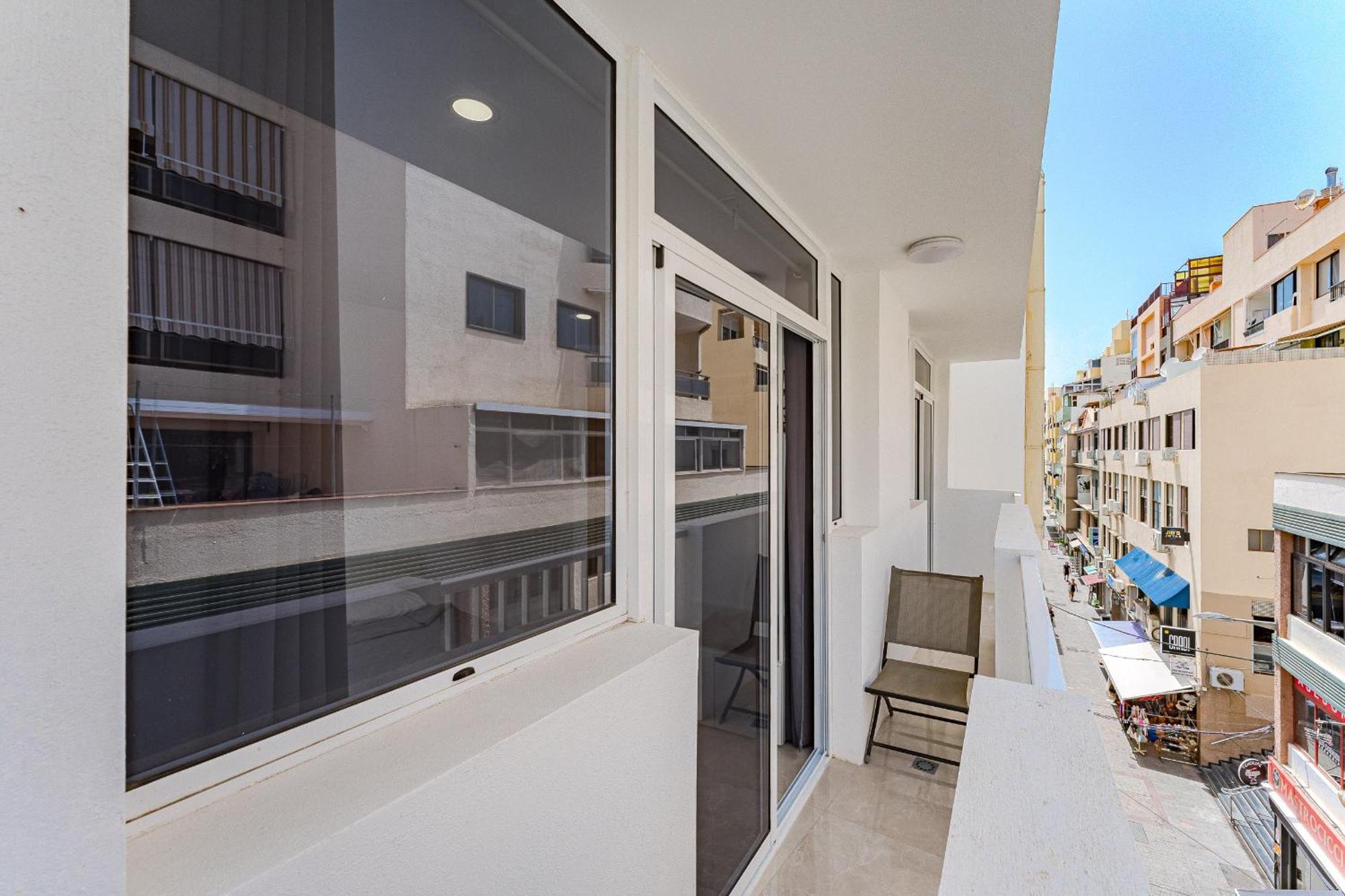 Few Steps From The Beach Hostel In Los Cristianos 아로나 외부 사진