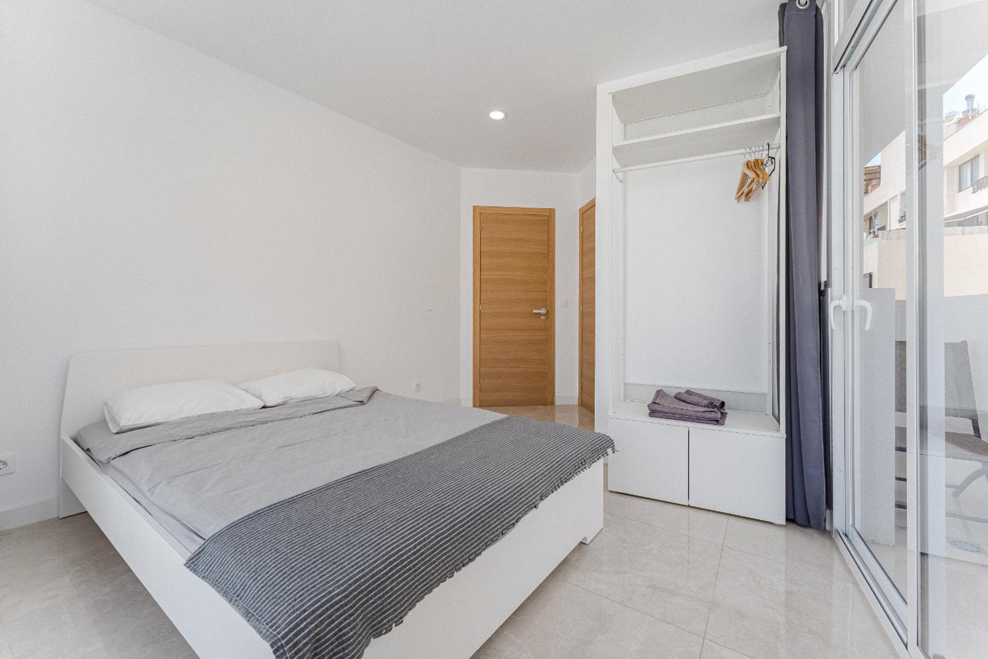 Few Steps From The Beach Hostel In Los Cristianos 아로나 외부 사진