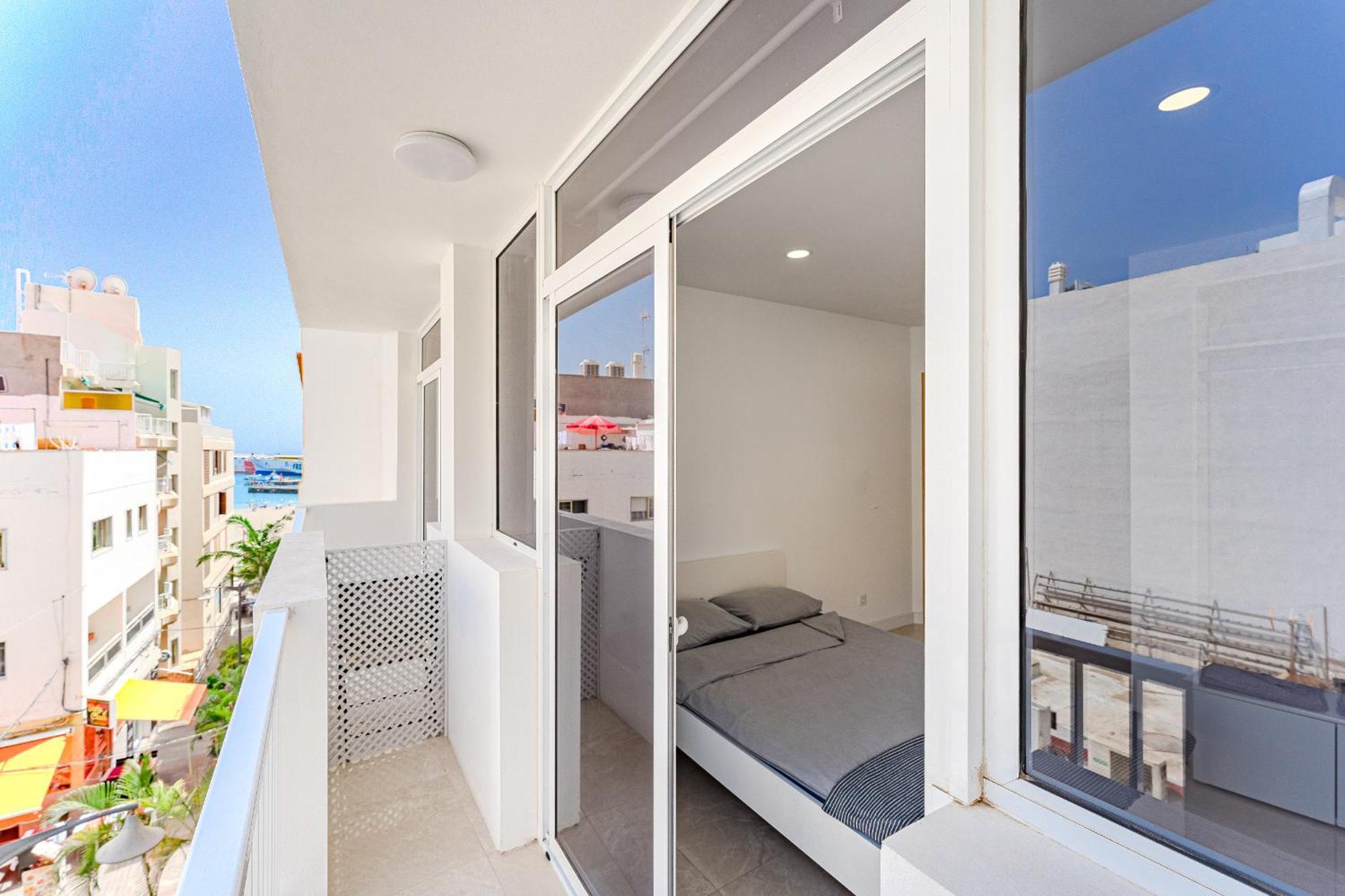 Few Steps From The Beach Hostel In Los Cristianos 아로나 외부 사진