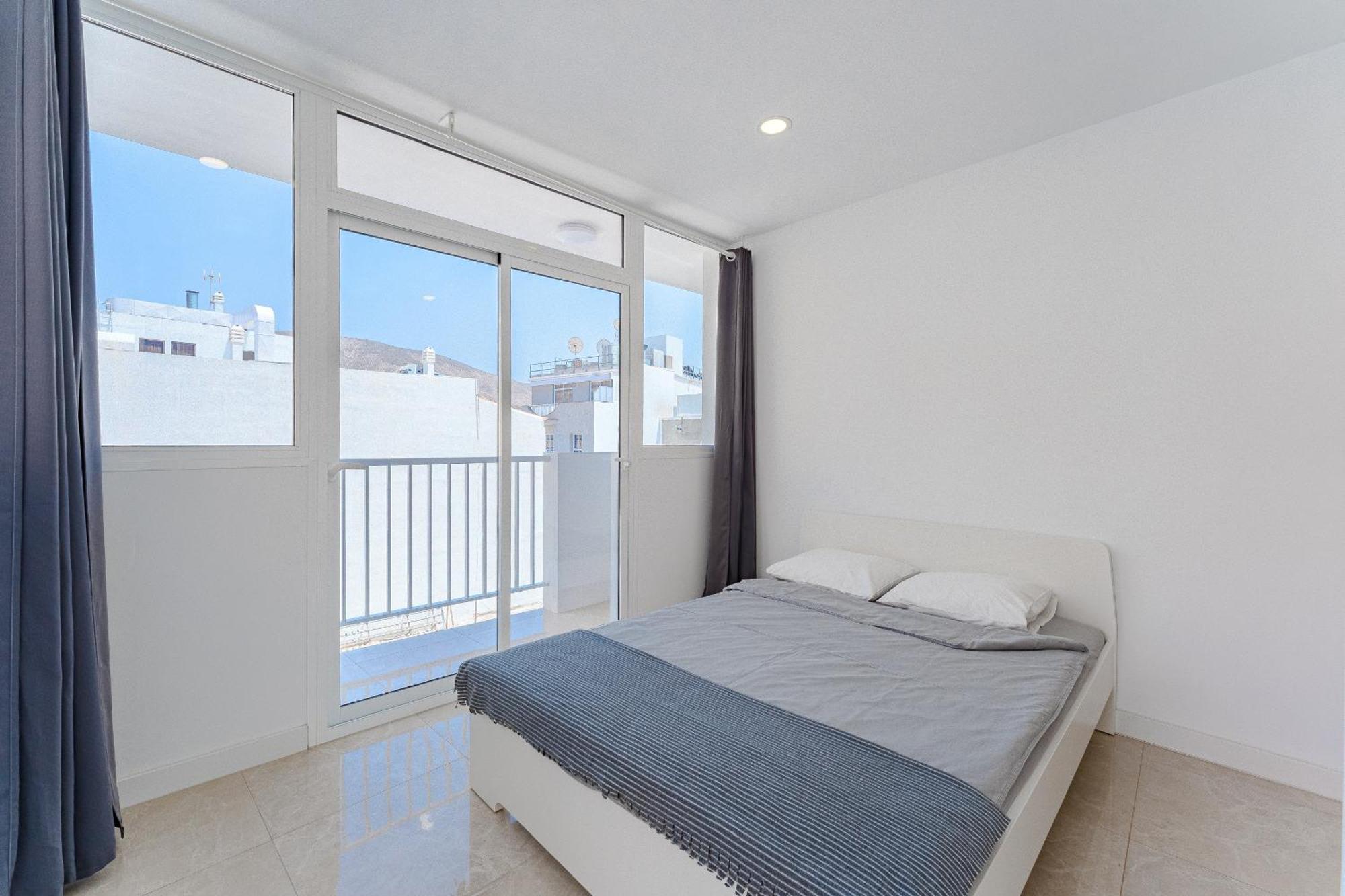 Few Steps From The Beach Hostel In Los Cristianos 아로나 외부 사진