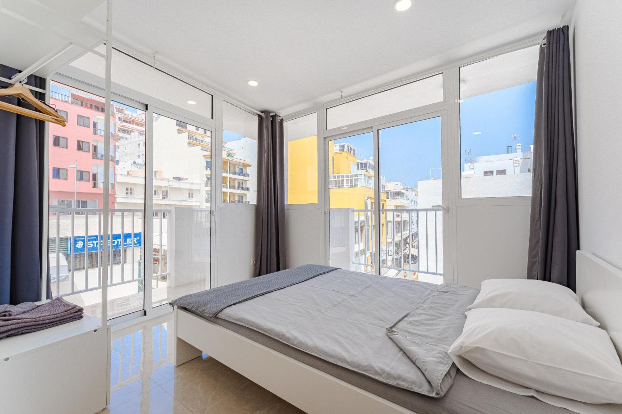 Few Steps From The Beach Hostel In Los Cristianos 아로나 외부 사진