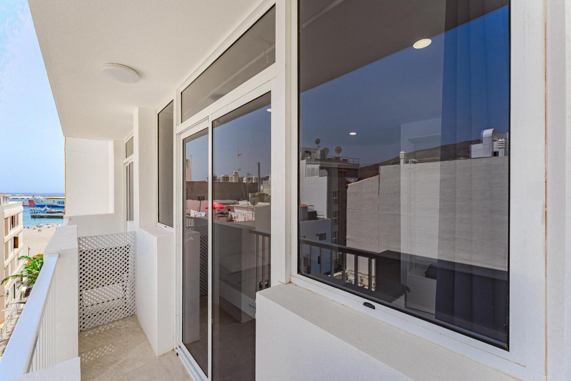 Few Steps From The Beach Hostel In Los Cristianos 아로나 외부 사진