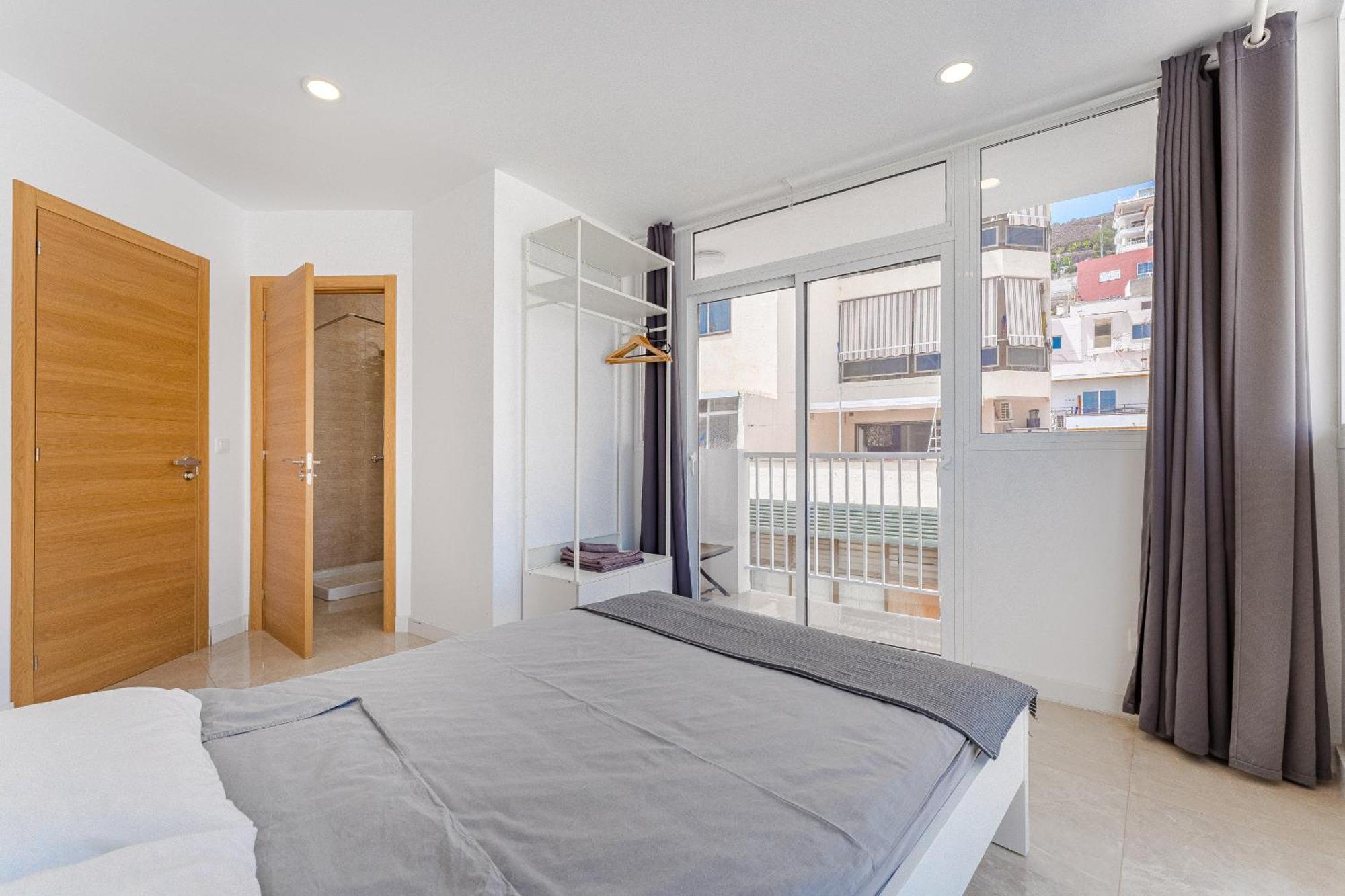 Few Steps From The Beach Hostel In Los Cristianos 아로나 외부 사진