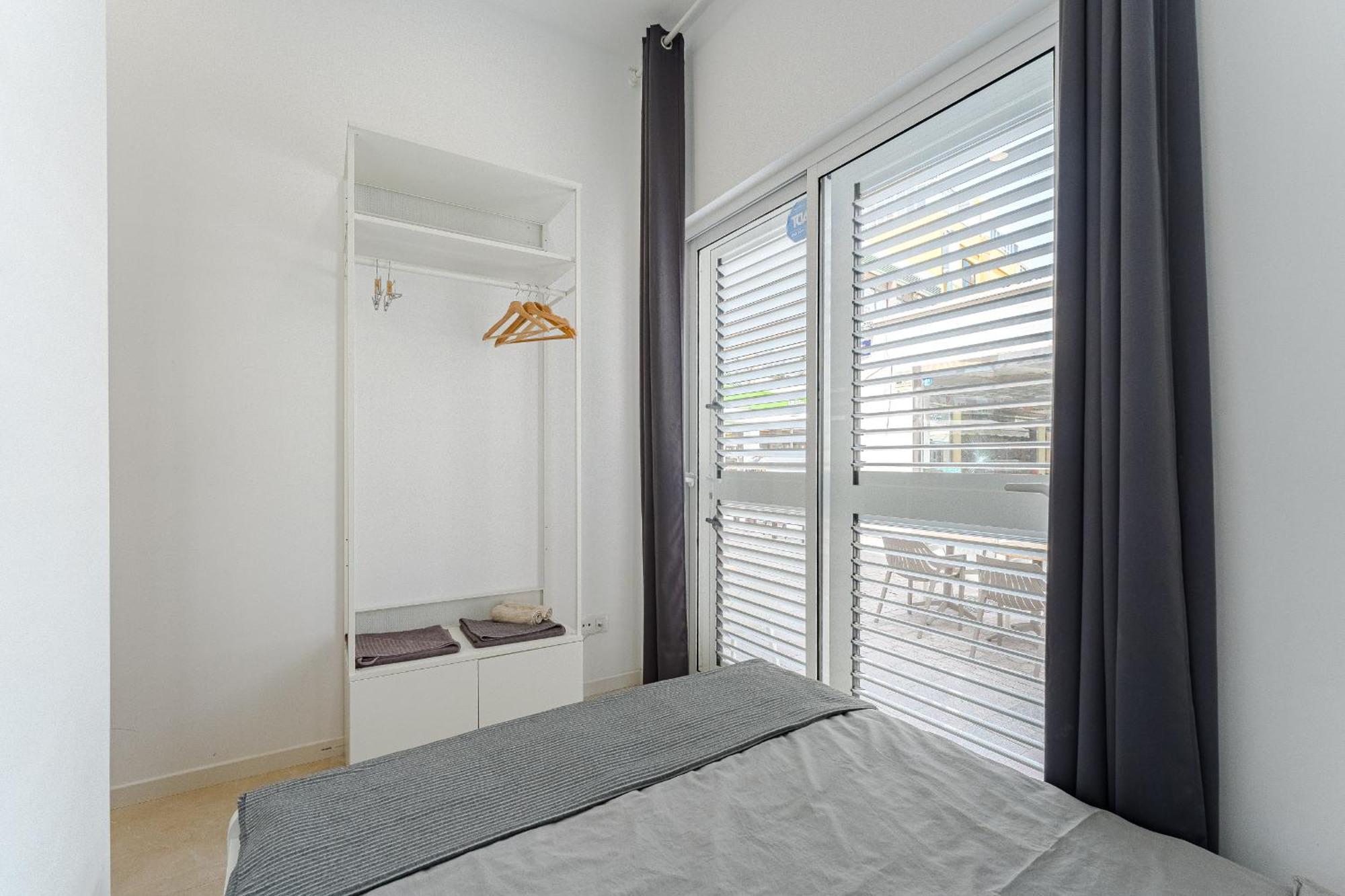 Few Steps From The Beach Hostel In Los Cristianos 아로나 외부 사진