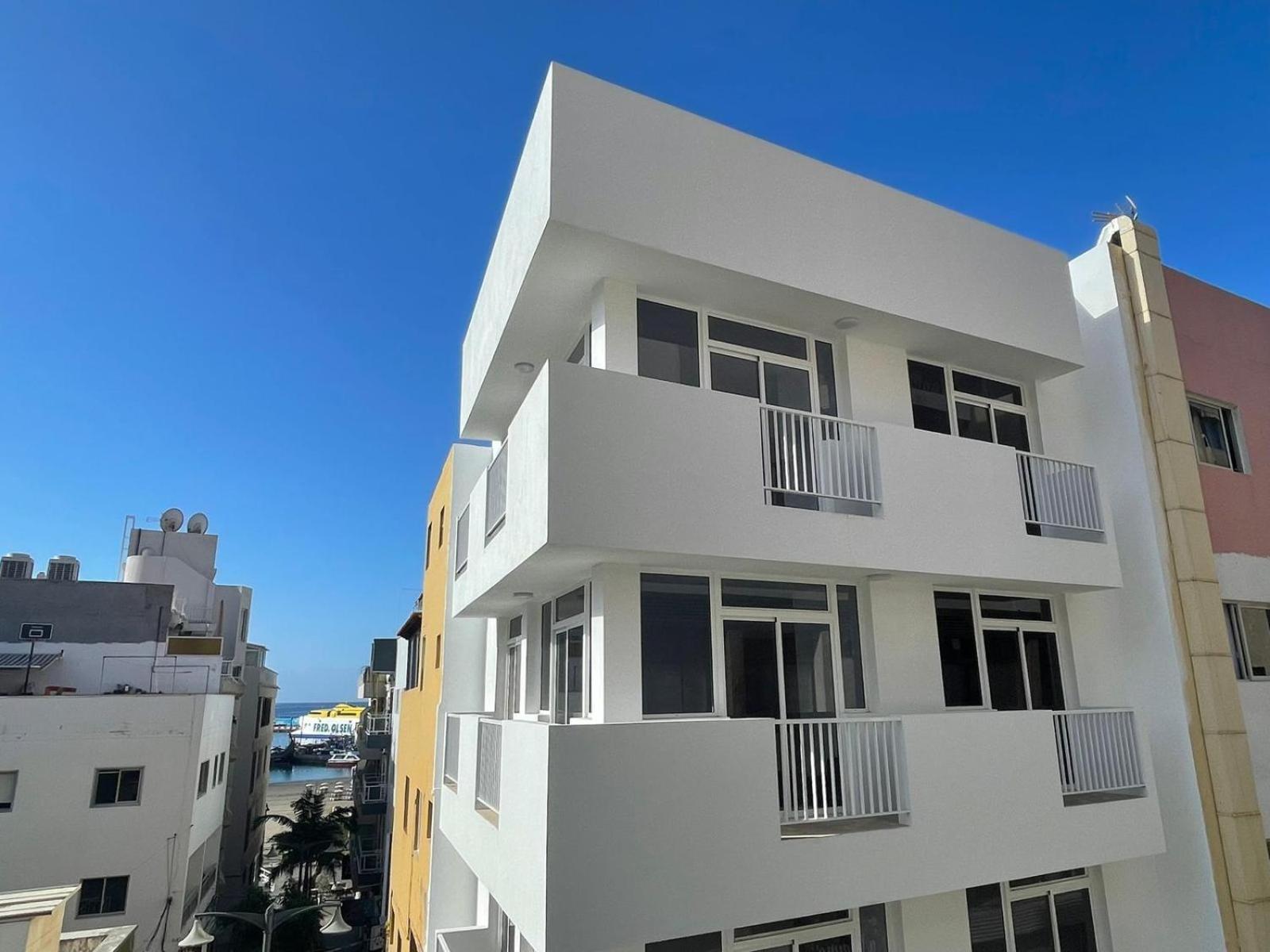 Few Steps From The Beach Hostel In Los Cristianos 아로나 외부 사진